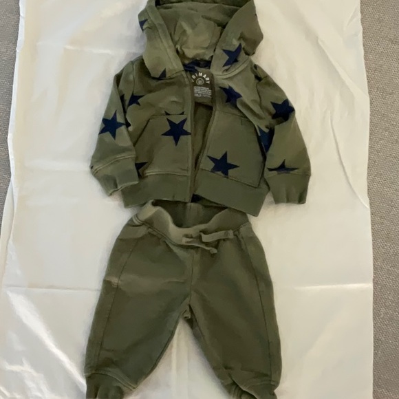 PRIMARY vest and sweatsuit combo! Up to 6 mo. - Picture 6 of 7